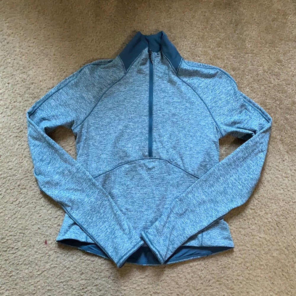Lululemon cropped pull over